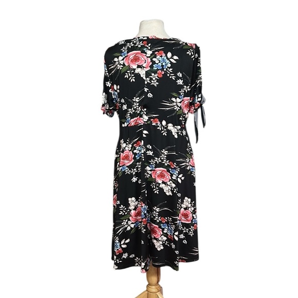 Michel Studio Floral Fit Flare Stretchy Surplice Top Slit Sleeve Dress Size 1X - Picture 3 of 9